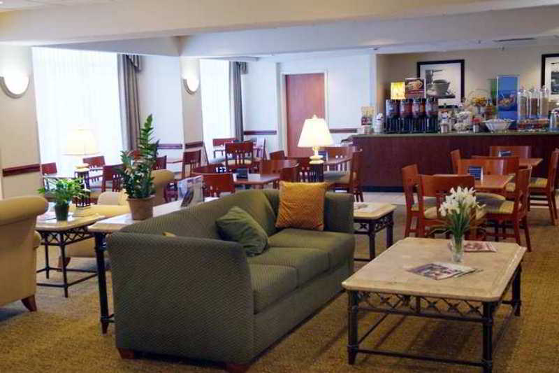 Hampton Inn Akron-South Restaurant foto