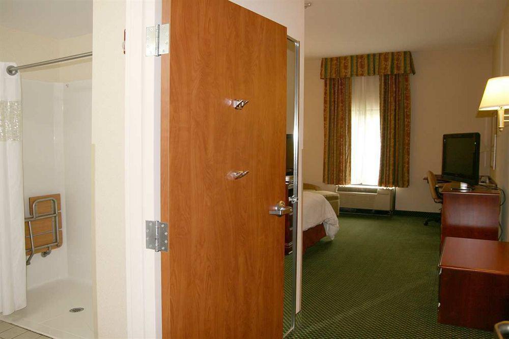 Hampton Inn Akron-South Zimmer foto